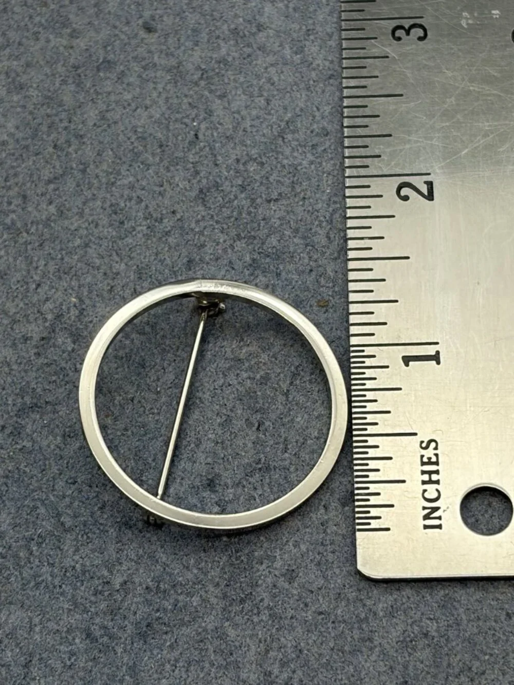 Round Circle Pin Brooch 1.25 In Silver Simple Elegant Vintage Polished Retro